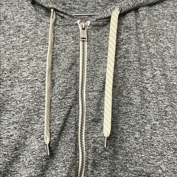 Vuori halo essential hoodie - Picture 5 of 6